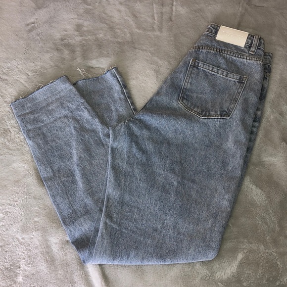 NEW MISSGUIDED Riot High Rise Mom Jeans - Picture 4 of 6